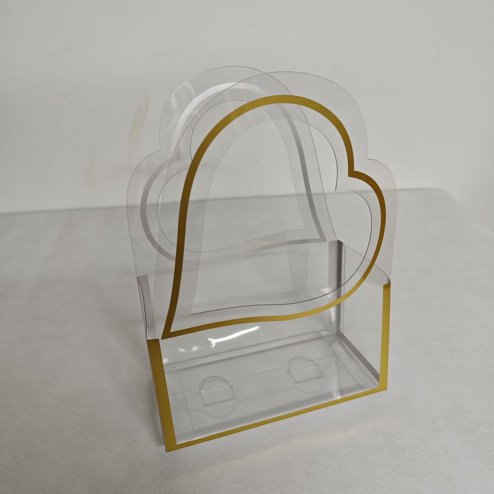 ÇANTA KUTU ŞEFFAF KALPLİ PVC 20*10*30 CM