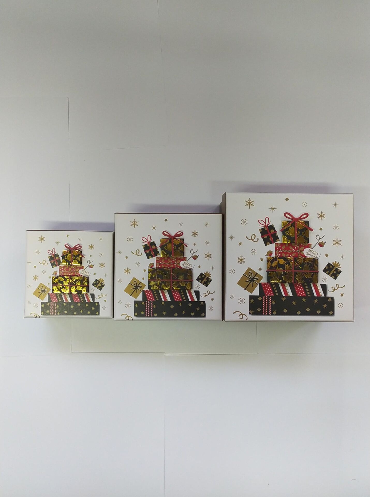 KUTU KARE YILBAŞI 3 LÜ SET HEDİYE PAKETLİ