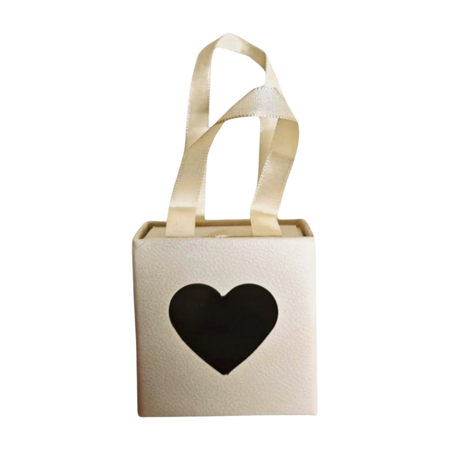 KUTU TEKLİ KARE KALP ÇERÇEVELİ 6*6 CM BEYAZ