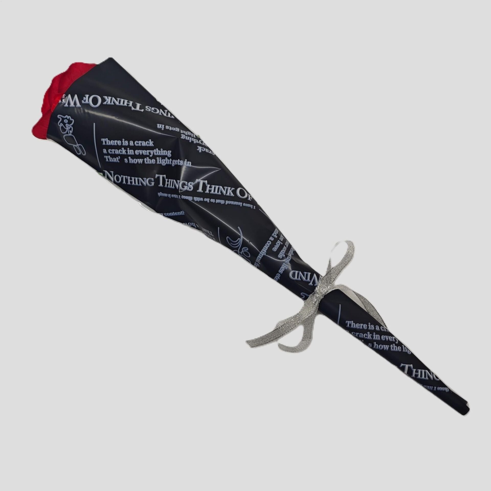 TEK GÜLLÜK OPP ÜÇGEN GAZETE BASKILİ SİYAH  50 Lİ