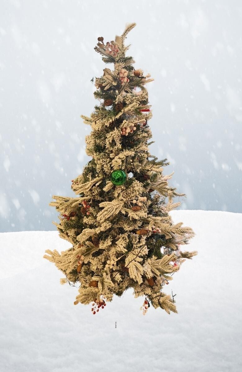 ÇAM AĞACI KARLI ÇOK SÜSLÜ 1260 DAL M.AYAK 210CM