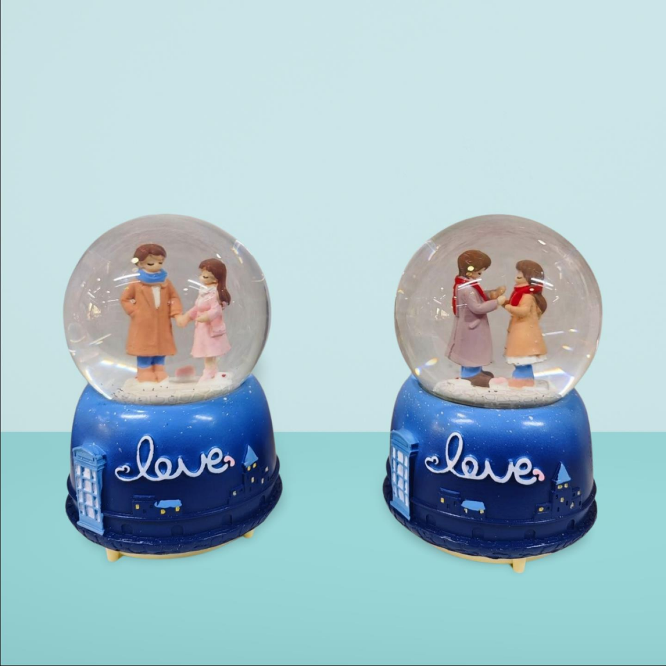 KAR KÜRESİ GECE MANZARASI