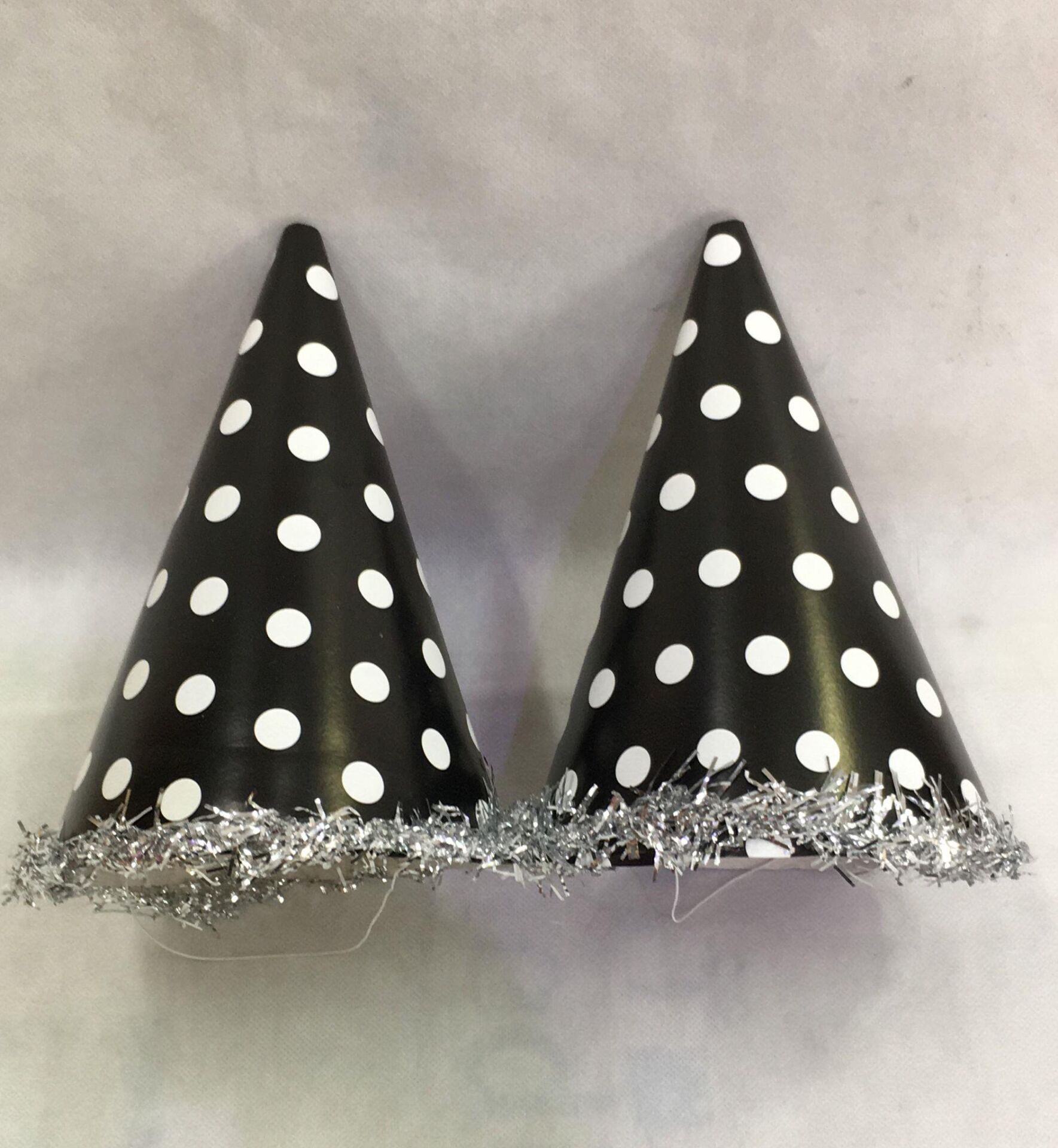 ŞAPKA KARTON TEMALI 10 LU SİYAH PUANTİYELİ