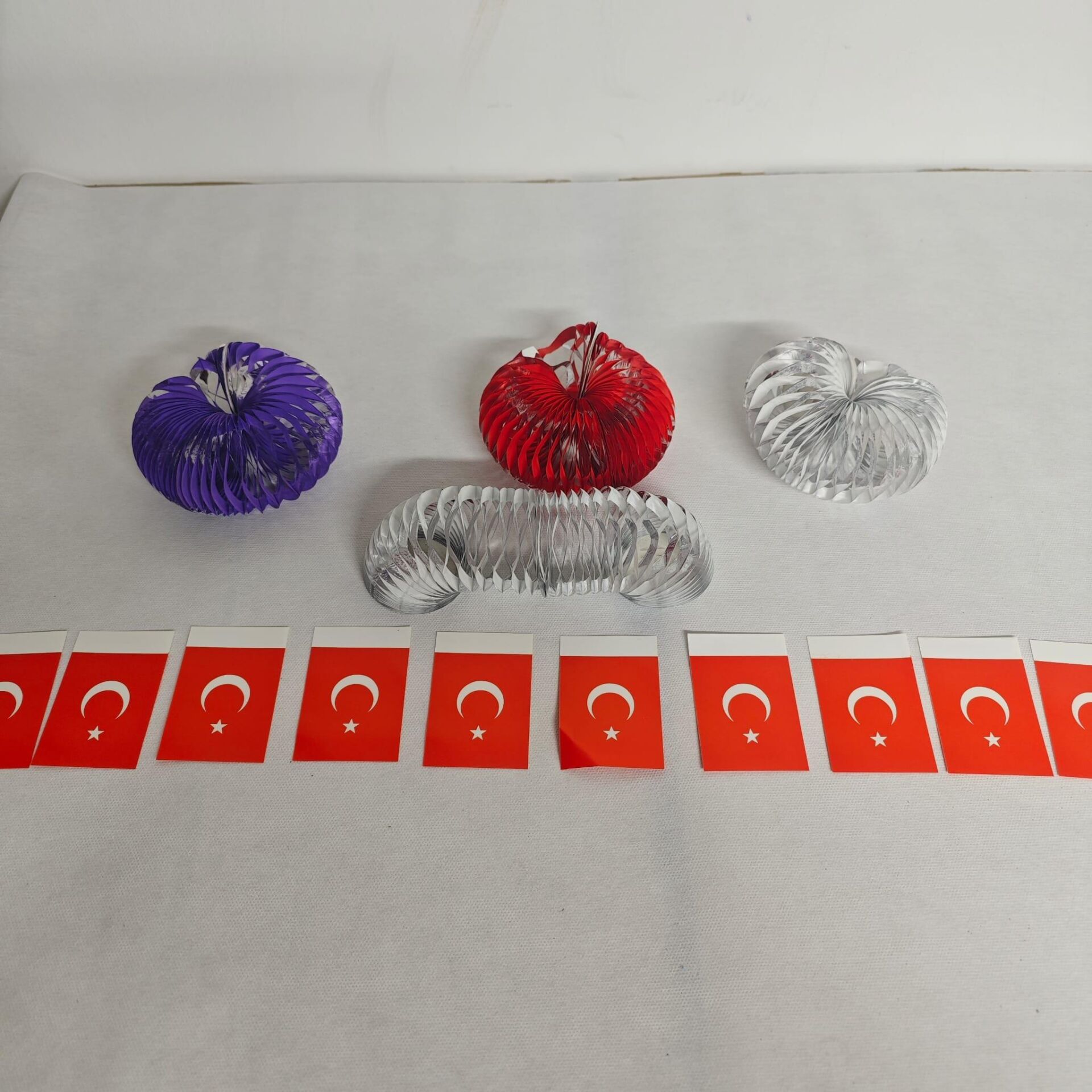 KAĞIT UZAR SÜS BAYRAKLI KÜÇÜK(12 AD.BAYRAK 4 AD.SÜ