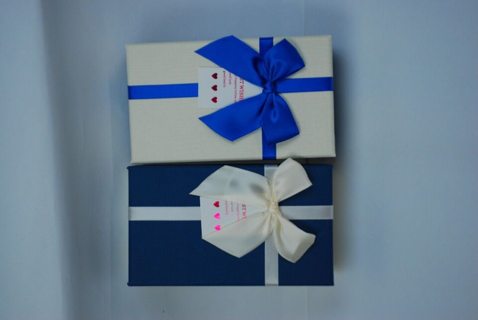 KUTU TEKLİ KURDELA KAPAKLI LACİVERT-KREM