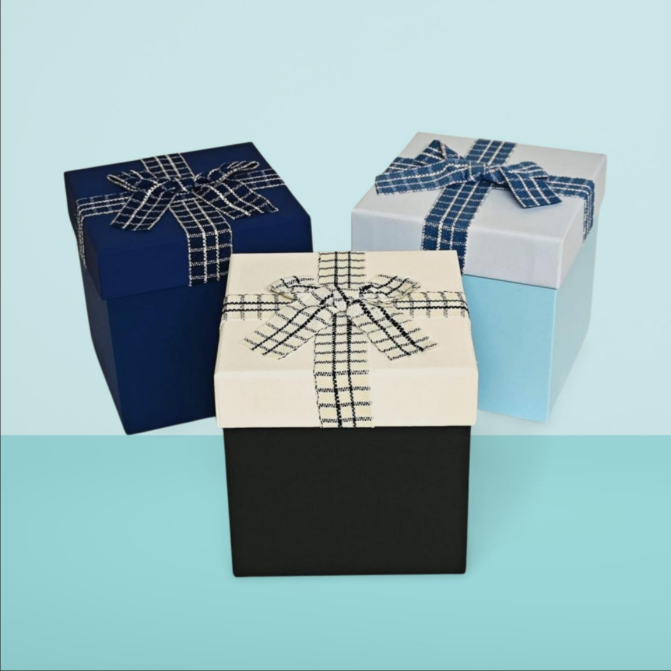 KUTU KARE TEKLİ FİYONKLU 3 RENK