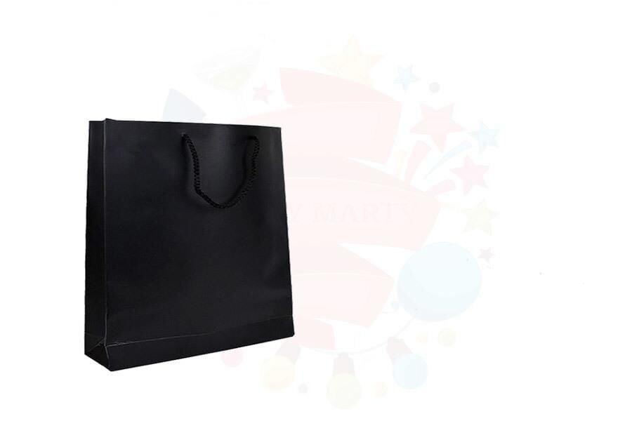 ÇANTA KARTON SELOFANLI 26*26 SİYAH 25'Lİ