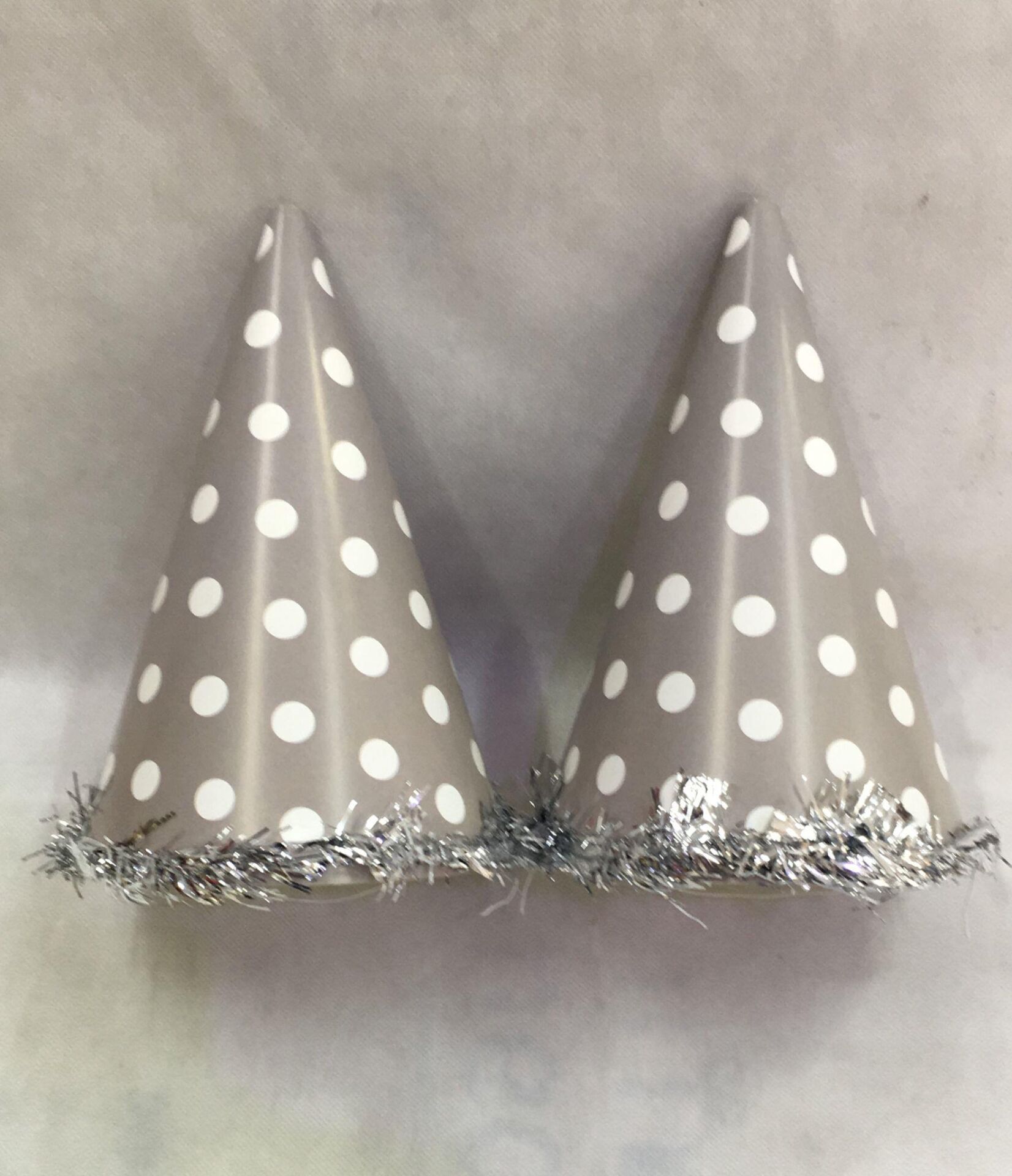 ŞAPKA KARTON TEMALI 10 LU GÜMÜŞ PUANTİYELİ