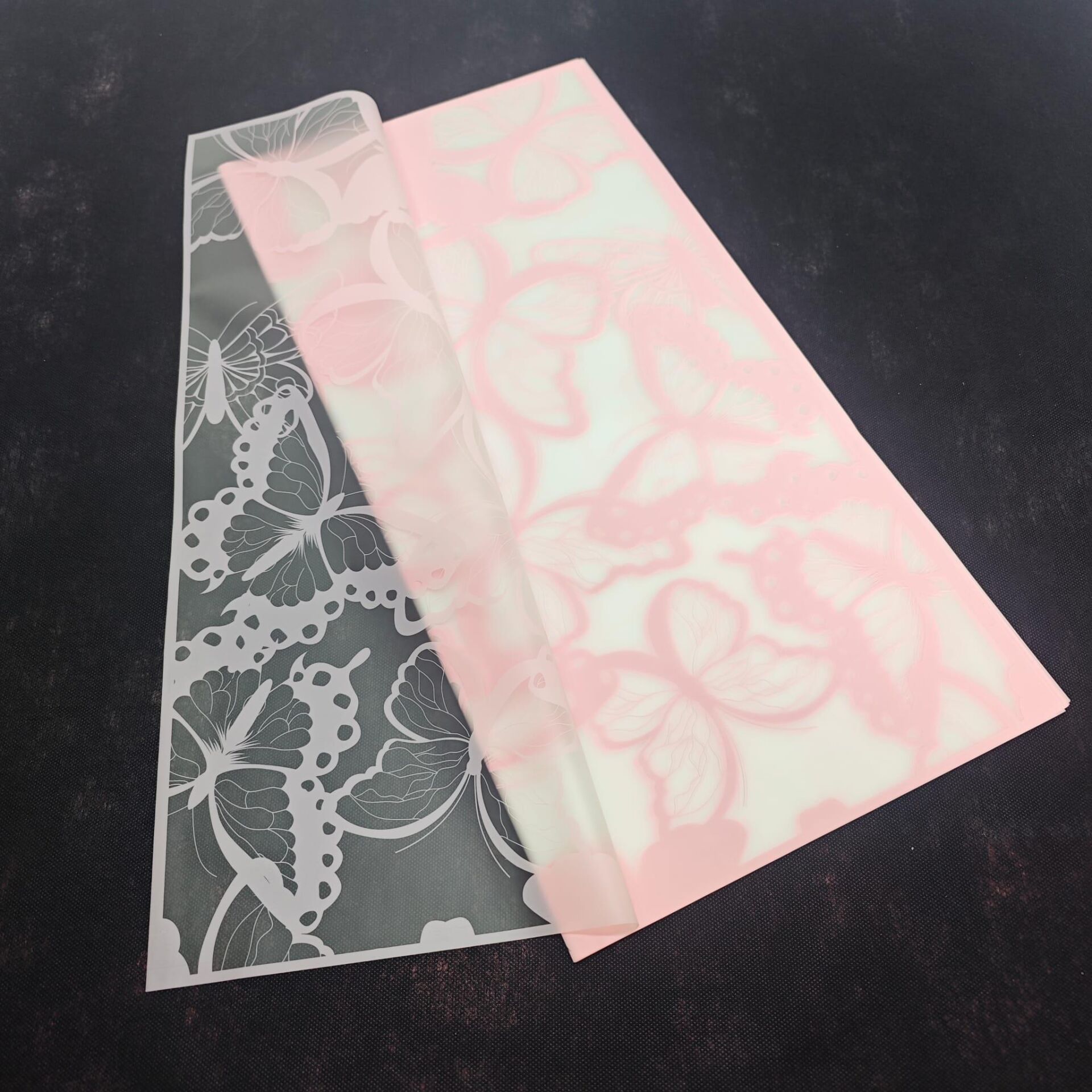 BUKETLİK PP ŞEFFAF ÜZERİ KELEBEK BASKILI PEMBE