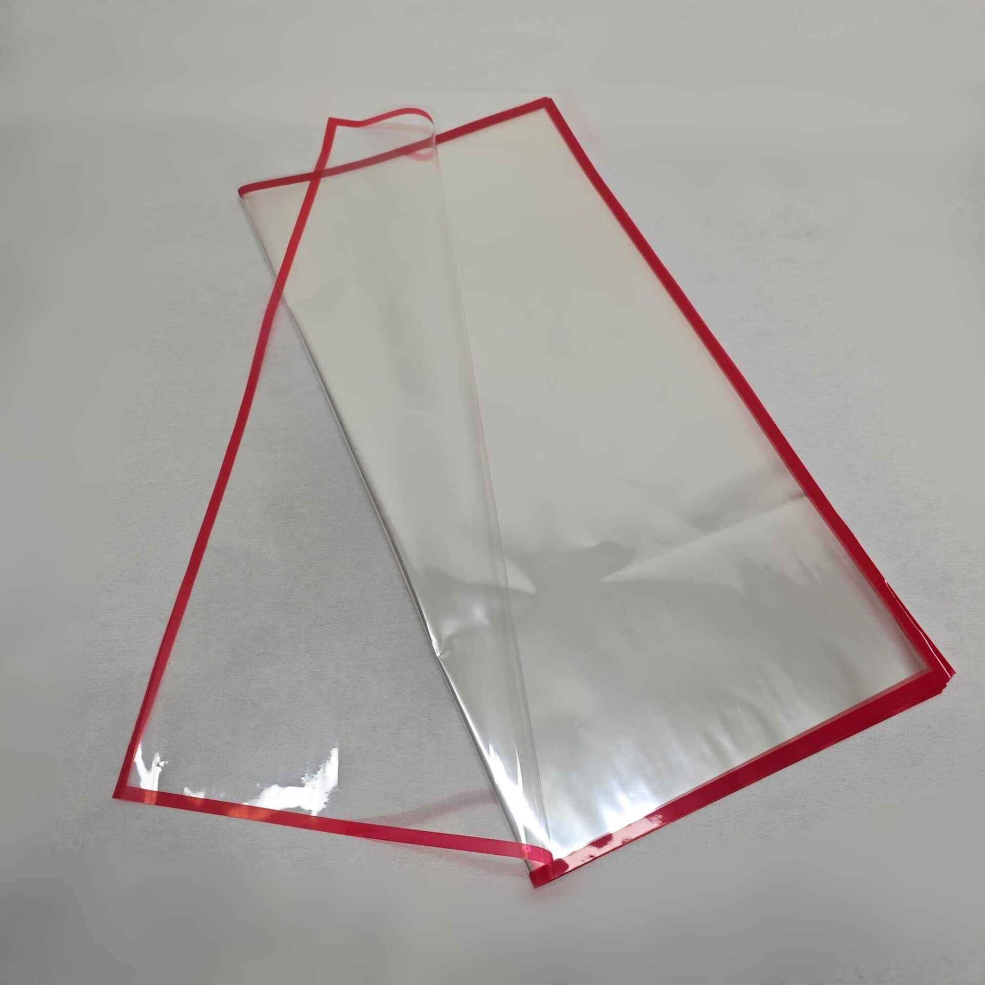 BUKETLİK PP ŞEFFAF KIRMIZI KENARLI