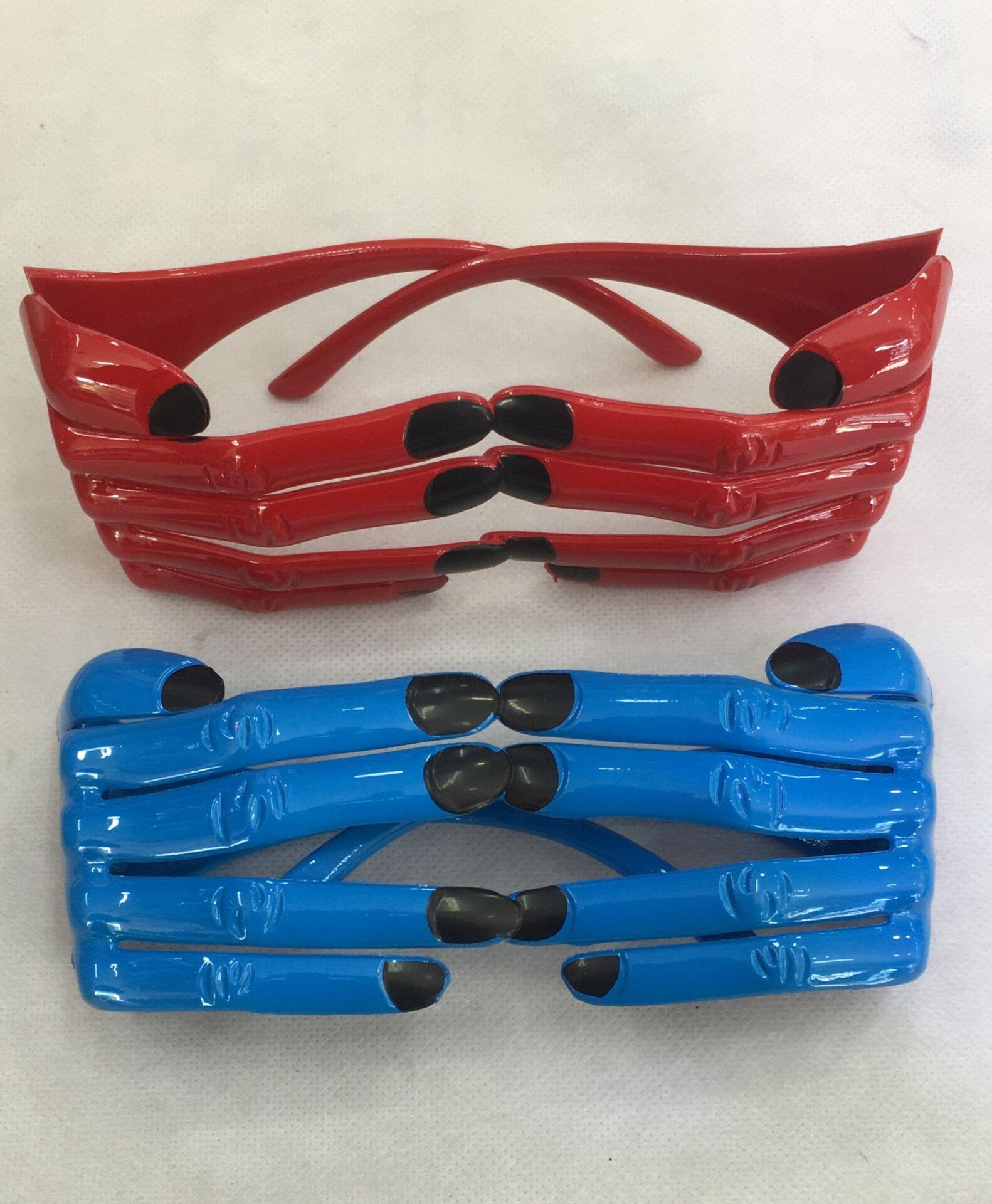 GÖZLÜK RENKLİ ELLİ 1533