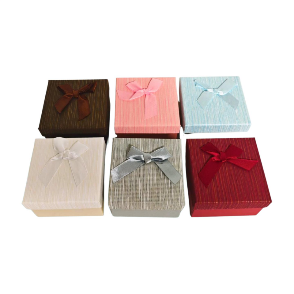 KUTU TEKLİ FİYONKLU 8,5*5,5 CM KENDİNDEN DESENLİ