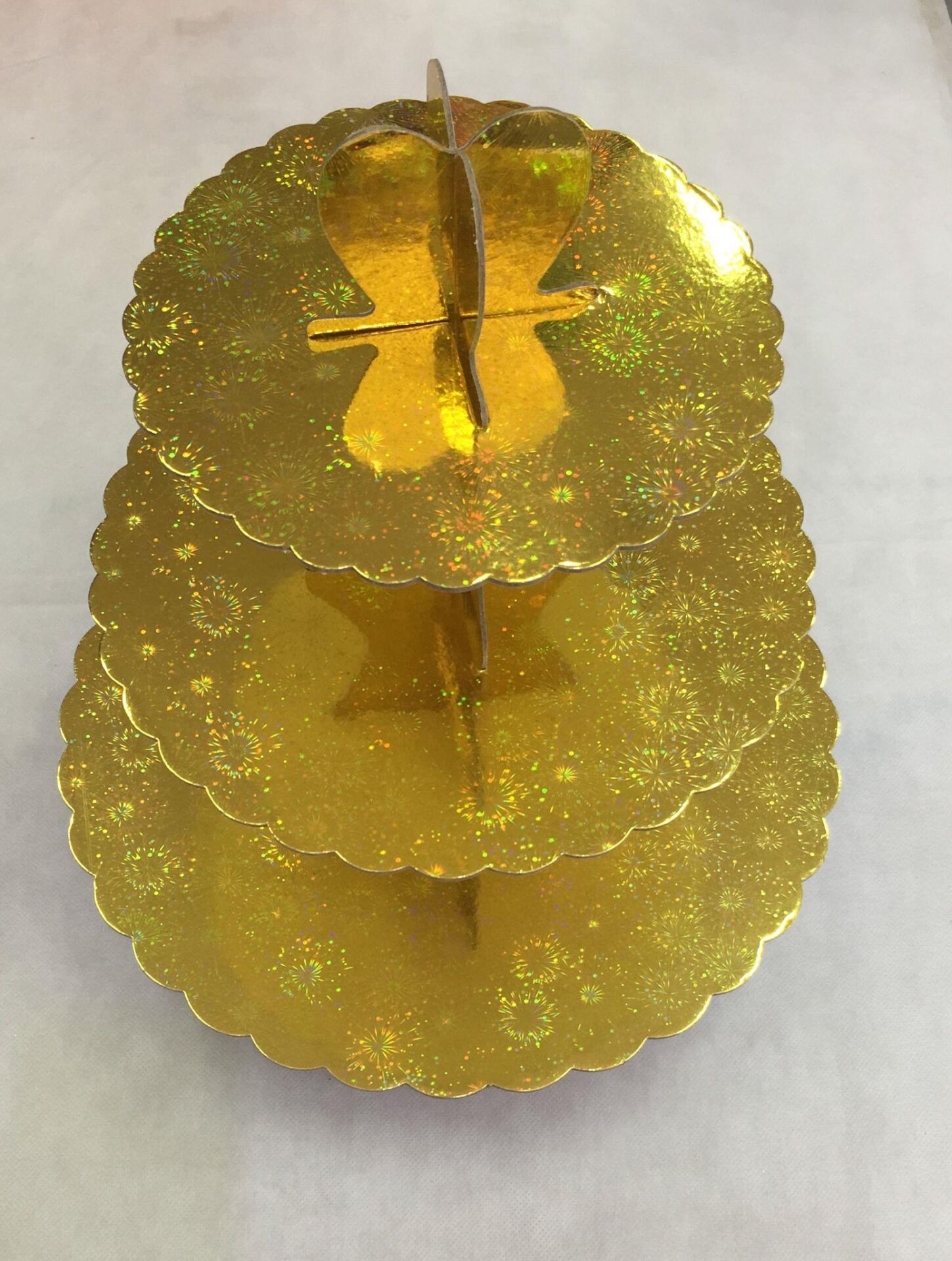 STAND CUPCAKE 3 KATLI METALİK ALTIN İTHAL