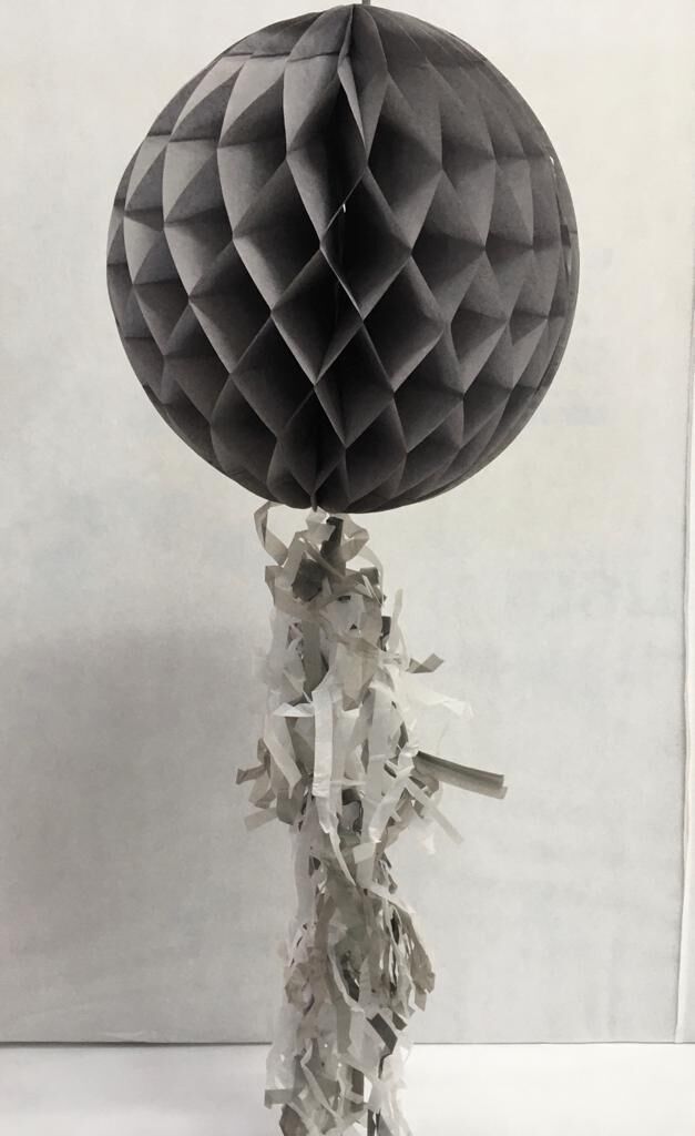 KAĞIT TOP SÜS PETEKLİ 25 CM PÜSKÜLLÜ 85 CM SILVER
