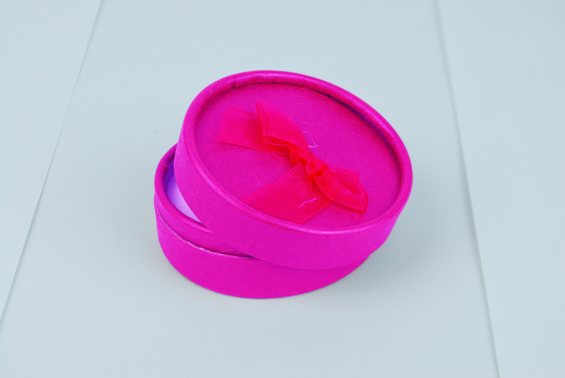 KUTU TEKLİ YUVARLAK BİLEZİK PEMBE