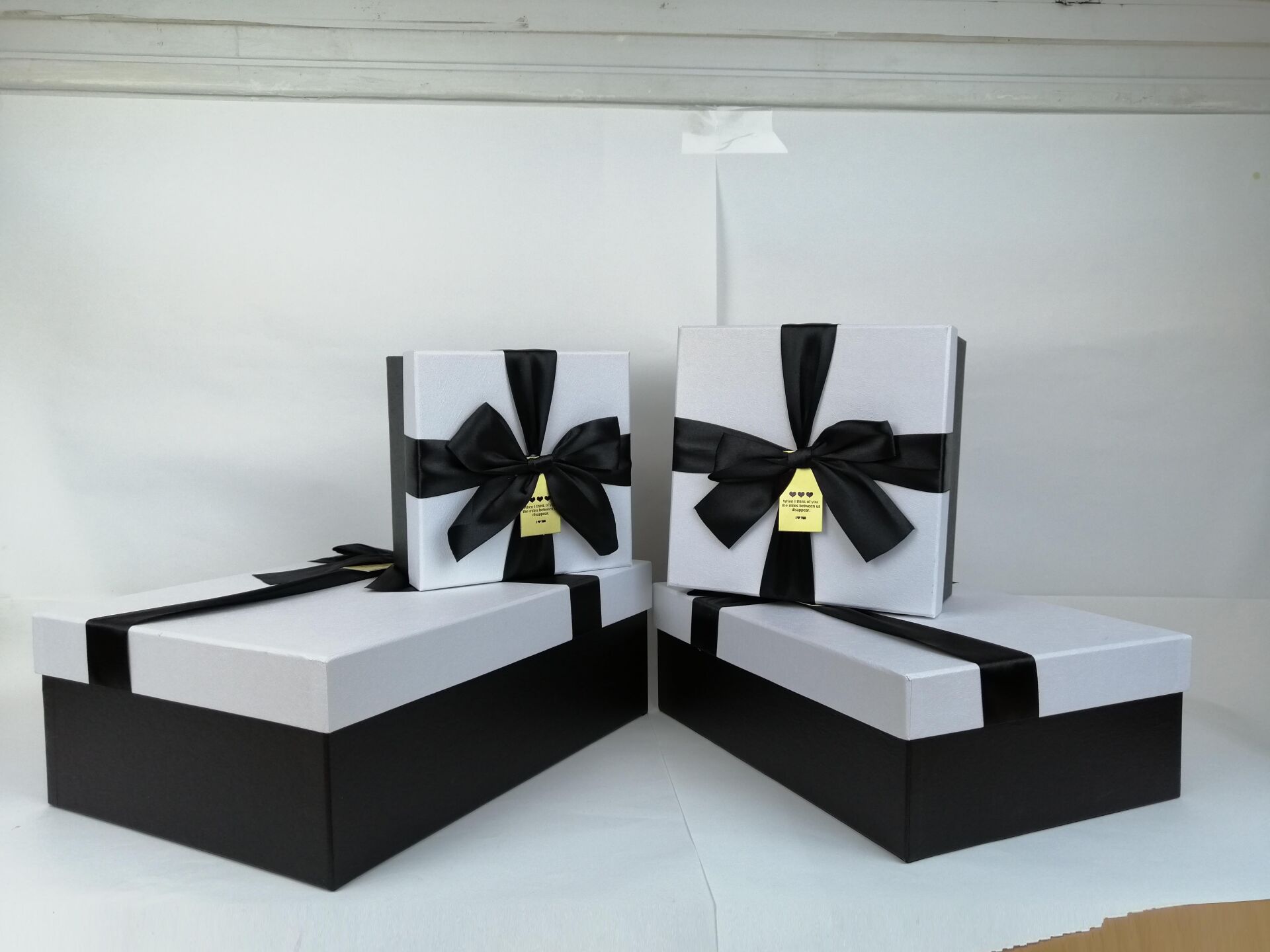 KUTU DİKDÖRTGEN KURDELELİ FYONKLU 4 LÜ SET BEYAZ