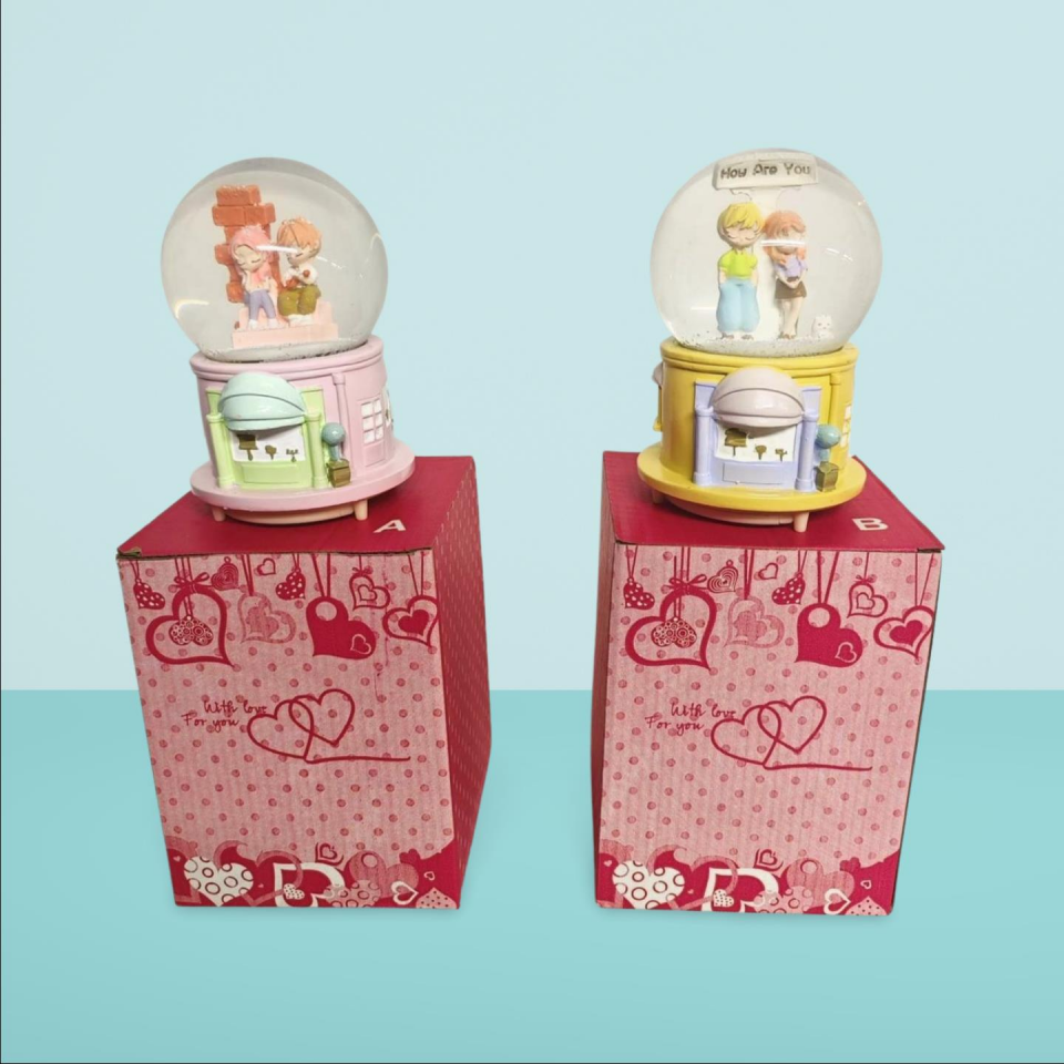 KAR KÜRESİ GENÇ SEVGİLİLER PEMBE-SARI