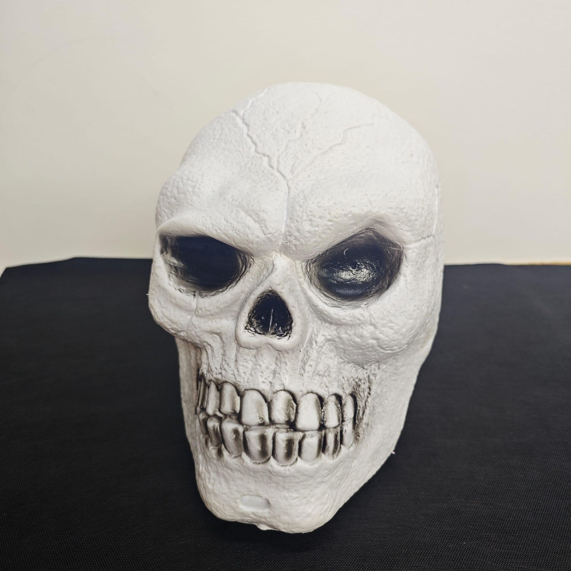 HALLOWEEN RENKLİ IŞIKLI KURUKAFA 30*28CM IŞIKLI MÜ