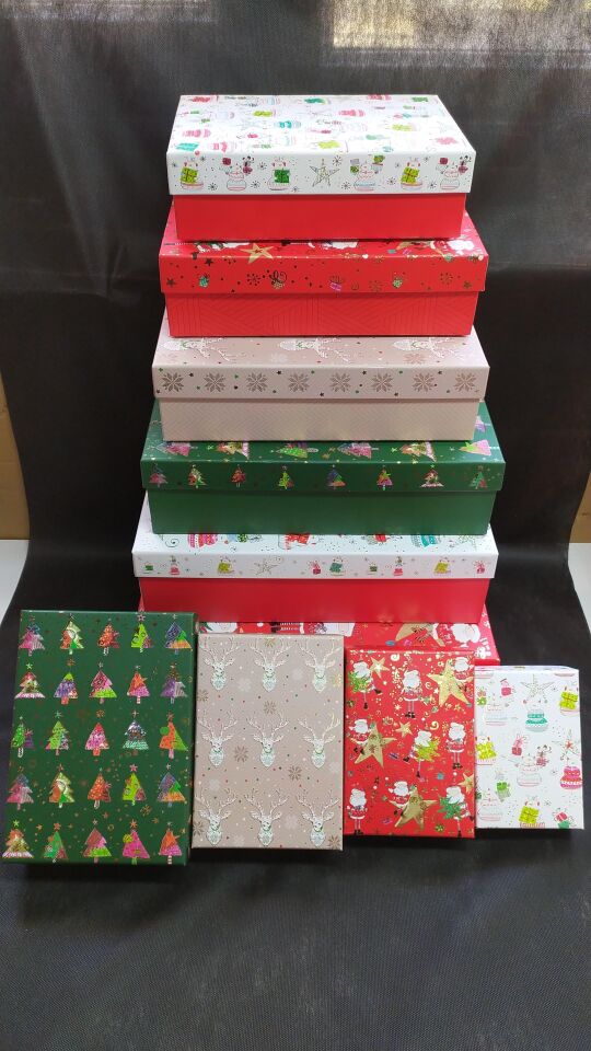 KUTU DİKDÖRTGEN 10 LU YILDIZLI NOEL BABALI