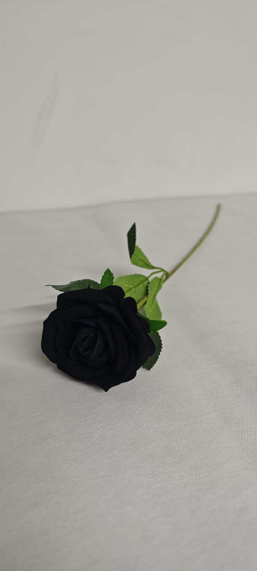 YAPAY ÇİÇEK KADİFE  GÜL TEKLİ SİYAH
