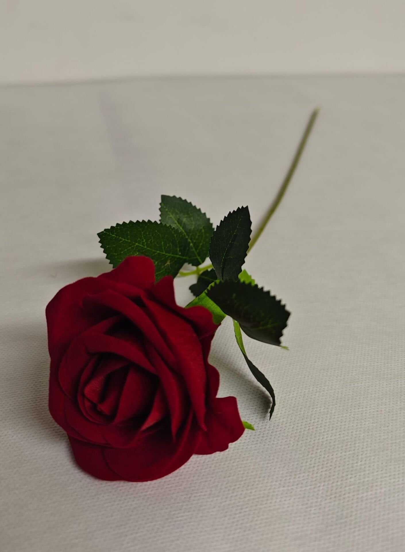YAPAY ÇİÇEK KADİFE GÜL TEKLİ KIRMIZI