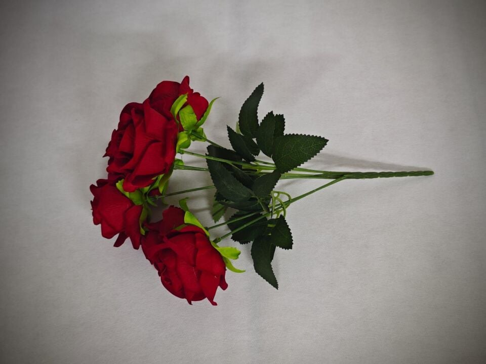 YAPAY ÇİÇEK KADİFE GÜL KIRMIZI 7 Lİ DEMET